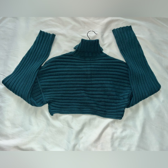 NBD Midori turtleneck cropped sweater shrug in teal ribbed knit material - Picture 3 of 4